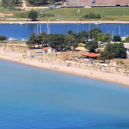 Apartments By The Sea Omis - 15485 Bagian luar foto